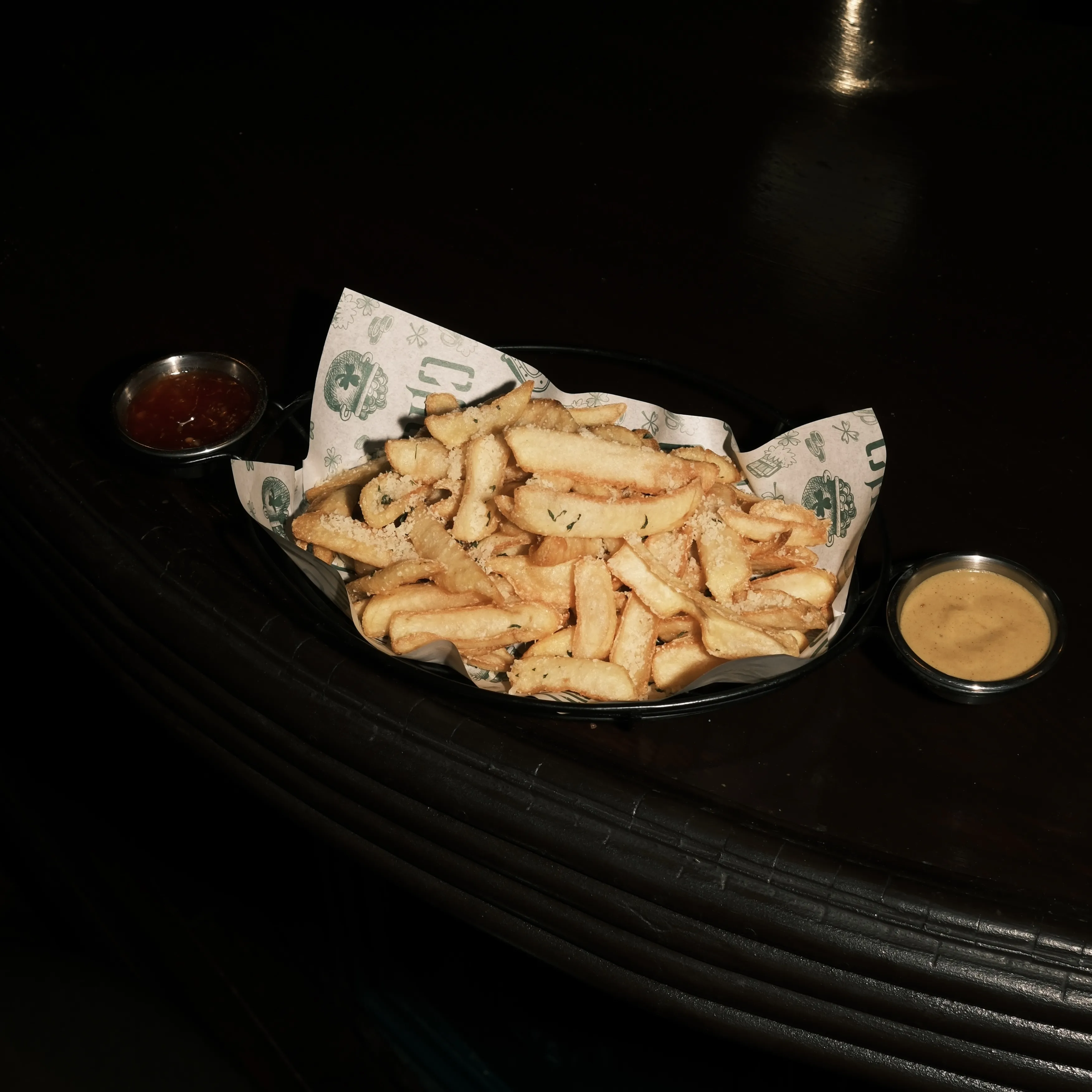 Trüflu Pamesanlı Patates Kızartması - French Fries w Truffle & Parmesan Cheese